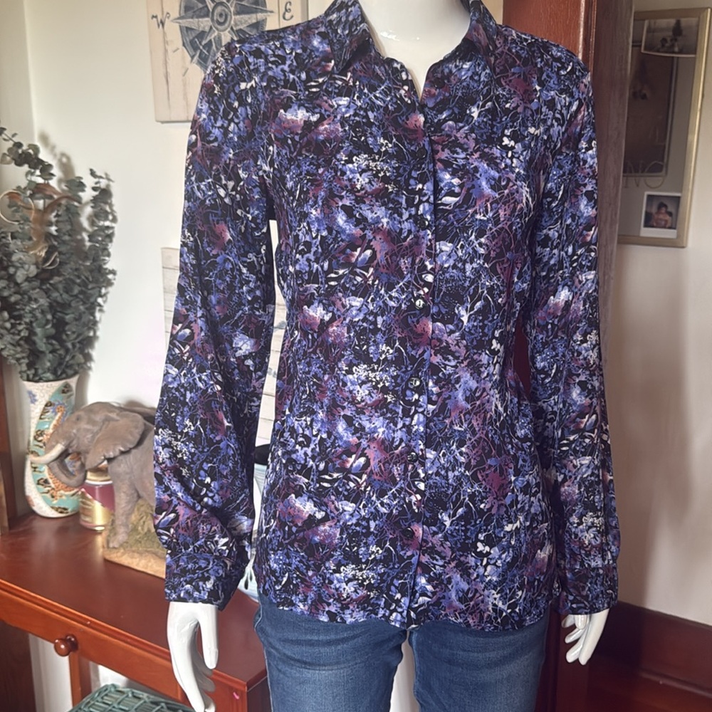 NWT northern reflections size small Floral Purple Women's Top
